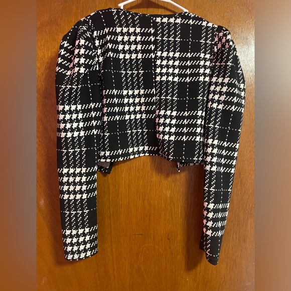 SOLD
SHEIN Plaid Print Puff sleeve cropped jacket - Picture 6 of 9